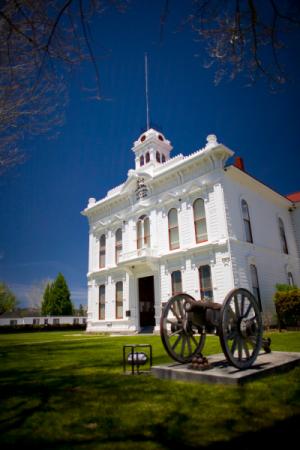 Mono County Courthouse