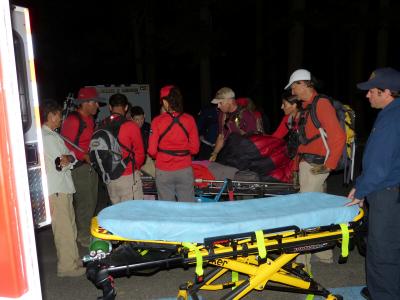 Aid to an ill hiker on Duck Pass